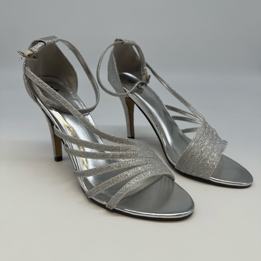 Women’s Silver Glitter Heels  Taxi Jessica-01, Size 8 (Like new)